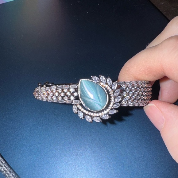 Jewelry - Elegant Multi-Color Carved stone Crystal Bangle Bracelets